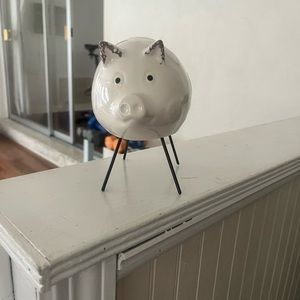 Decorative farm house pig